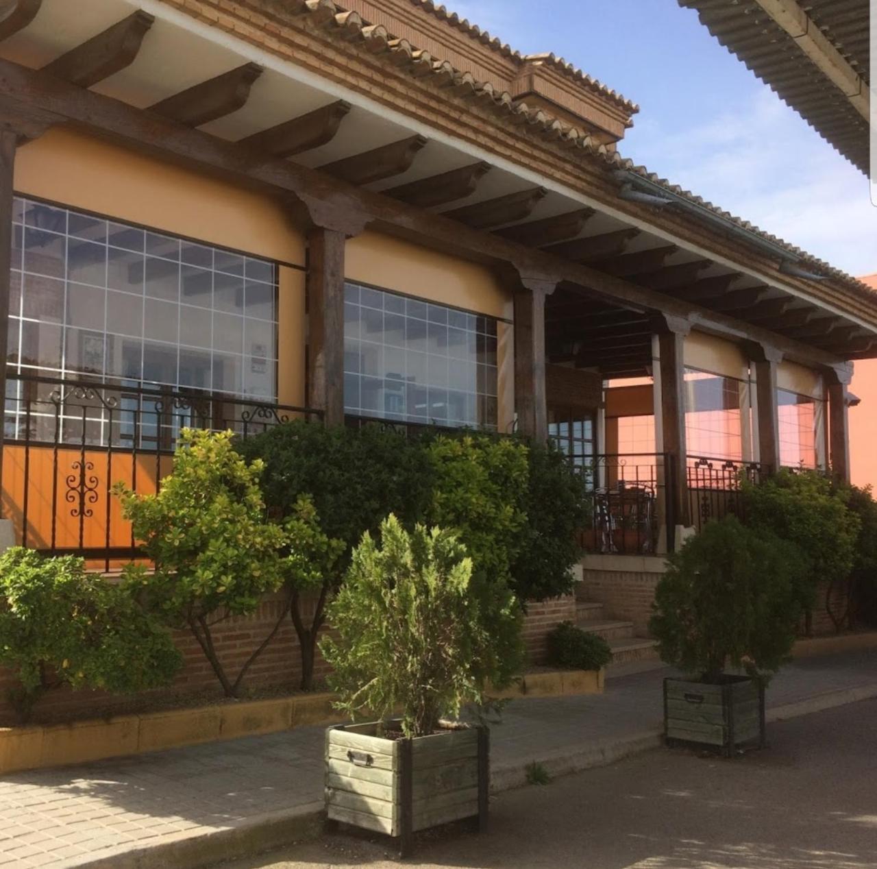 Hotel-Restaurante Venta Tomas Almuradiel Εξωτερικό φωτογραφία