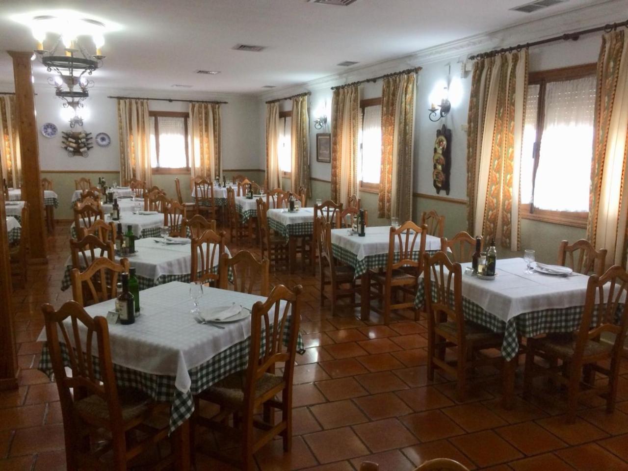 Hotel-Restaurante Venta Tomas Almuradiel Εξωτερικό φωτογραφία